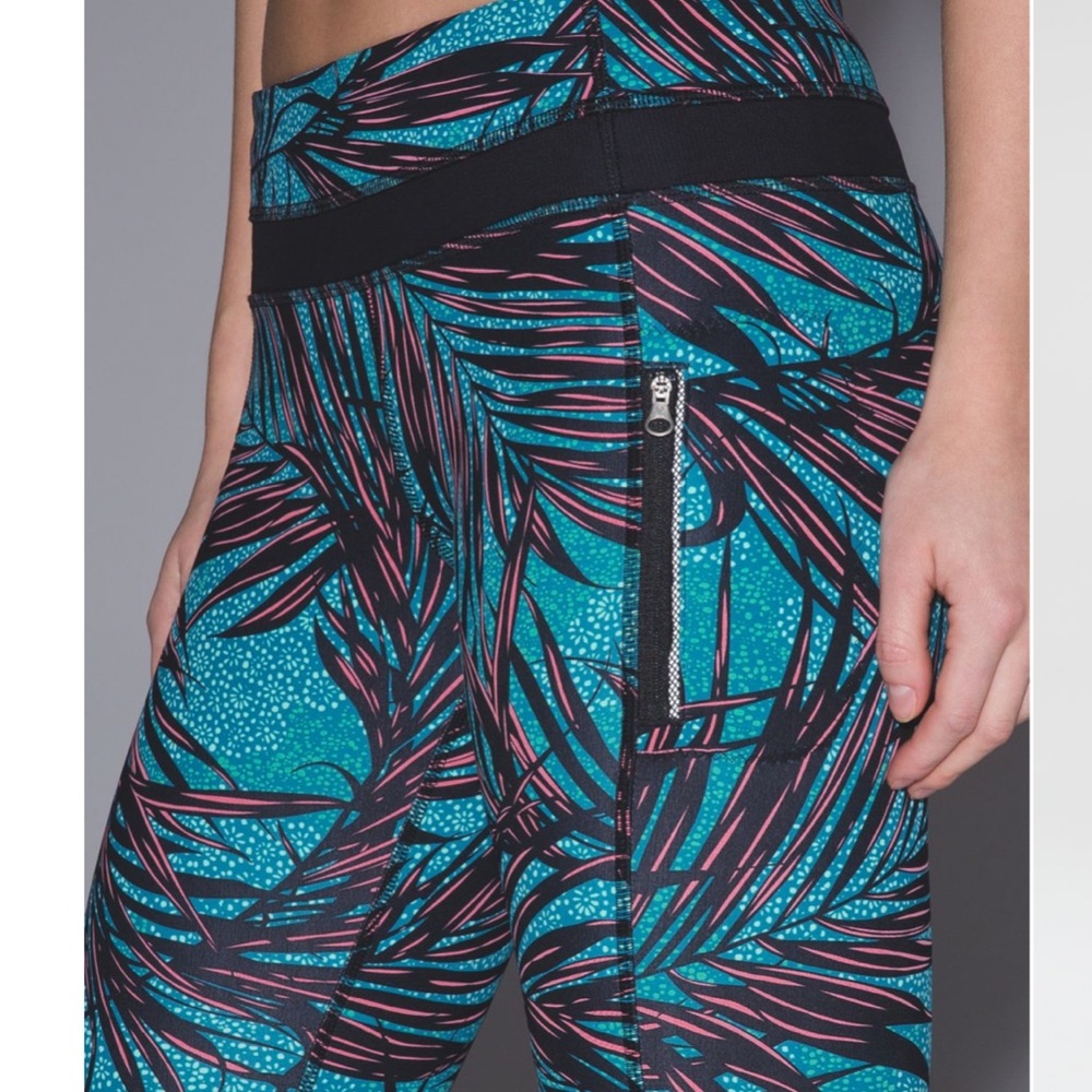 Lululemon Inspire Tight II
Palm Lace Tofino Teal Multi Size 10